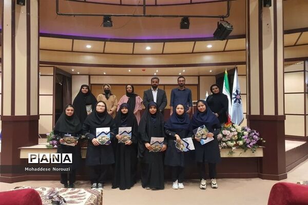 تجلیل از دانش‌آموزان برترآموزشگاه فرزانگان اسلامشهر