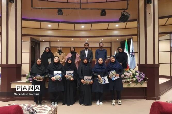 تجلیل از دانش‌آموزان برترآموزشگاه فرزانگان اسلامشهر