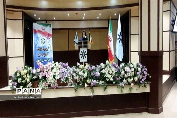 تجلیل از دانش‌آموزان برترآموزشگاه فرزانگان اسلامشهر