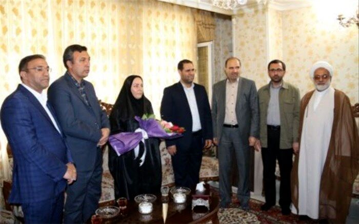دیدار سرپرست وزارت آموزش و پرورش با خانواده شهدای فرهنگی آذربایجان شرقی