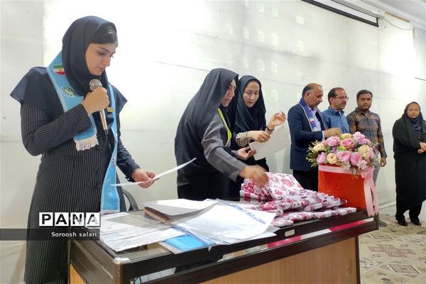 تقدیر از داوران و دانش آموزان برتر المپیاد رویش (بازی های فکری) سازمان دانش آموزی داراب