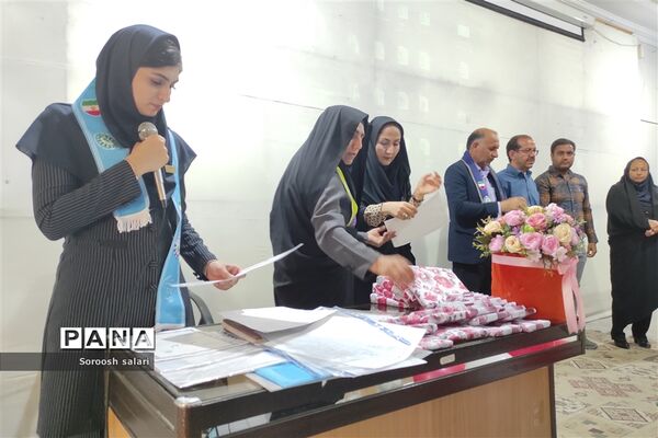 تقدیر از داوران و دانش آموزان برتر المپیاد رویش (بازی های فکری) سازمان دانش آموزی داراب
