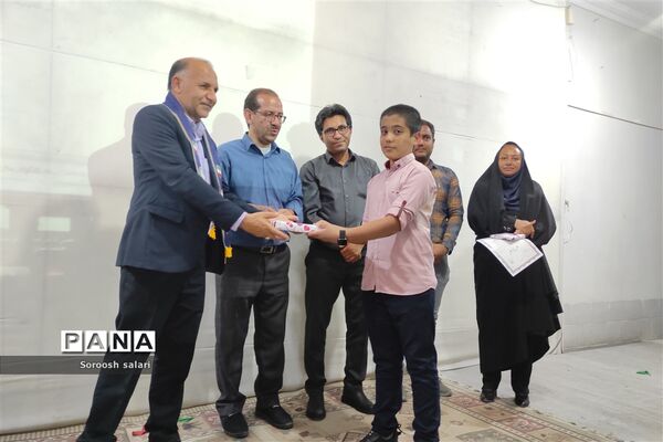 تقدیر از داوران و دانش آموزان برتر المپیاد رویش (بازی های فکری) سازمان دانش آموزی داراب
