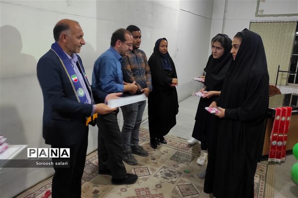 تقدیر از داوران و دانش آموزان برتر المپیاد رویش (بازی های فکری) سازمان دانش آموزی داراب