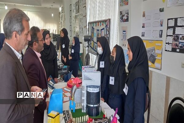 نمایشگاه کار آفرینی در هنرستان شهید حقیقی
