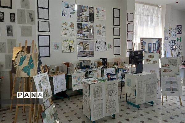 نمایشگاه کار آفرینی در هنرستان شهید حقیقی