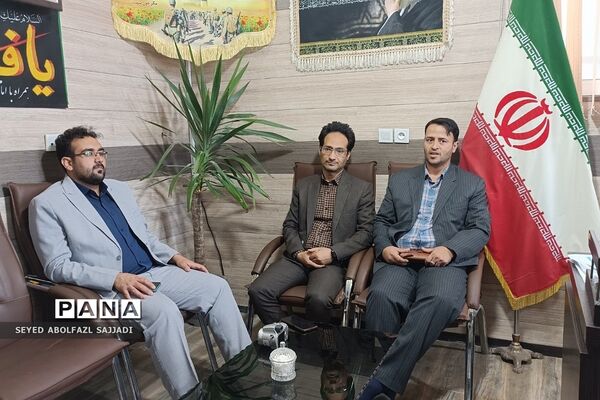 دیدار مدیران و معلمان نمونه با امام جمعه فشافویه