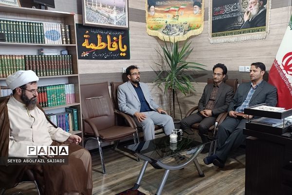دیدار مدیران و معلمان نمونه با امام جمعه فشافویه