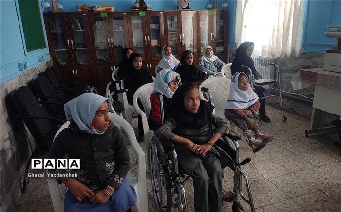 آموزش به دانش‌آموزان با نیازهای ویژه و خاص، عشق و علاقه مخصوص می‌خواهد/فیلم