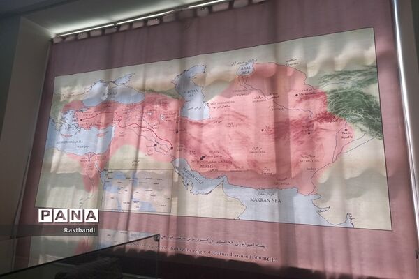 بازدید دانش‌آموزان دبیرستان عرفان منطقه ۱۳ از موزه ملی ایران