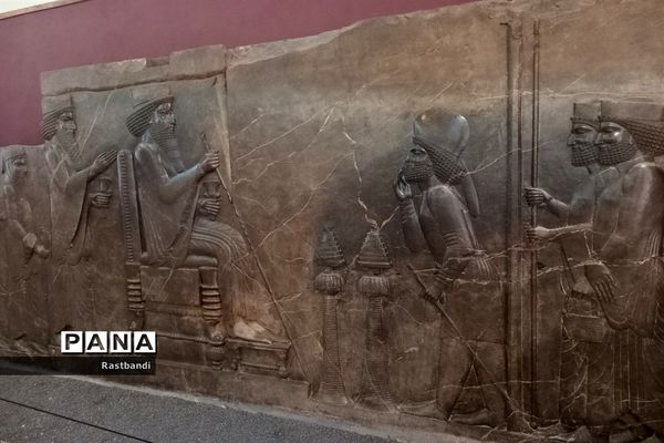 بازدید دانش‌آموزان دبیرستان عرفان منطقه ۱۳ از موزه ملی ایران