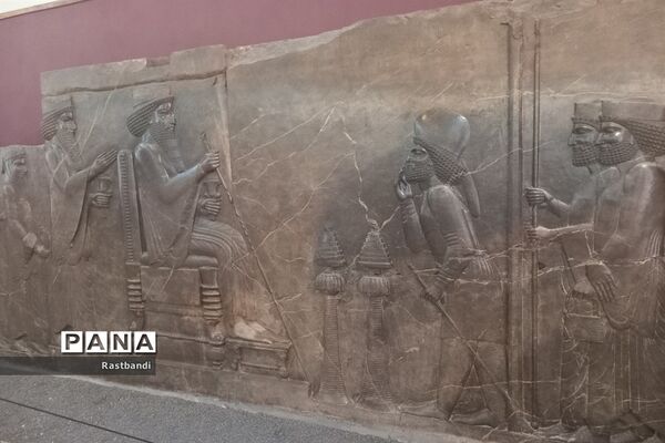 بازدید دانش‌آموزان دبیرستان عرفان منطقه ۱۳ از موزه ملی ایران