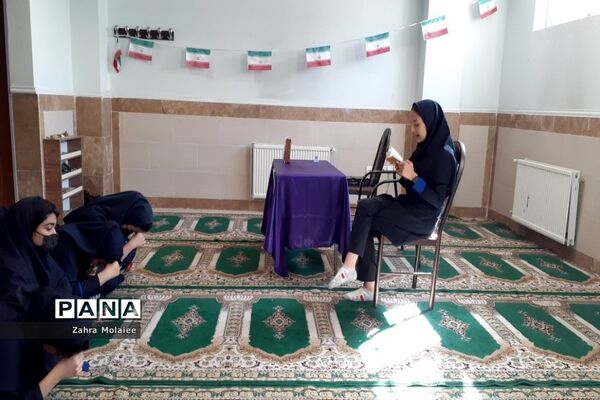 مراسم زیارت عاشورا در دبیرستان غلامرضا‌ حبیبی ناحیه یک بهارستان