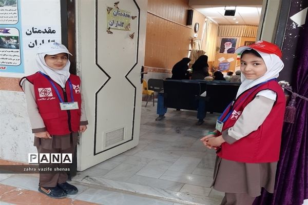 آیین تجلیل از منتخبین طرح سفیران و مراقبین سلامت در شهرستان شیروان