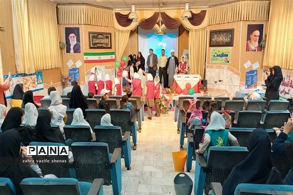 آیین تجلیل از منتخبین طرح سفیران و مراقبین سلامت در شهرستان شیروان