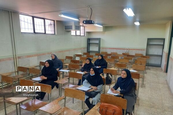 جلسه به روز رسانی و فعال‌سازی اکسل داوری مرحله مدرسه‌ای در دبیرستان عدالت شهر جوادآباد