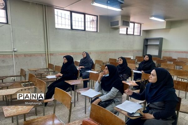 جلسه به روز رسانی و فعال‌سازی اکسل داوری مرحله مدرسه‌ای در دبیرستان عدالت شهر جوادآباد