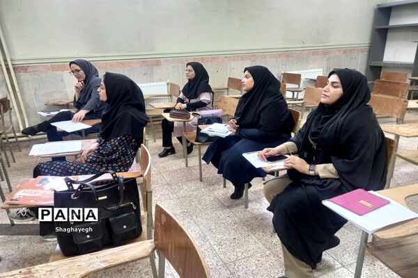 جلسه به روز رسانی و فعال‌سازی اکسل داوری مرحله مدرسه‌ای در دبیرستان عدالت شهر جوادآباد