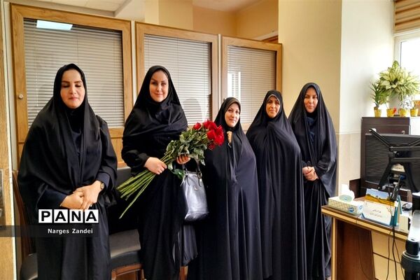 نمایشگاه دست سازه‌های مددجویان بهزیستی ملارد
