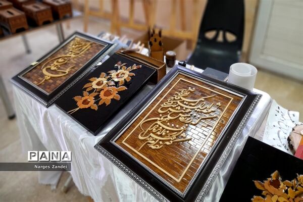 نمایشگاه دست سازه‌های مددجویان بهزیستی ملارد