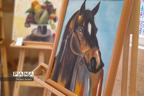نمایشگاه دست سازه‌های مددجویان بهزیستی ملارد