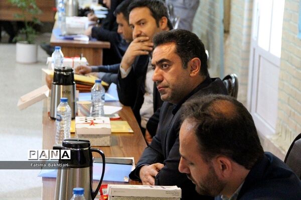 جلسه هم‌اندیشی مدیران مدارس نمونه‌دولتی شهرستان‌های استان تهران در ناحیه یک شهرری