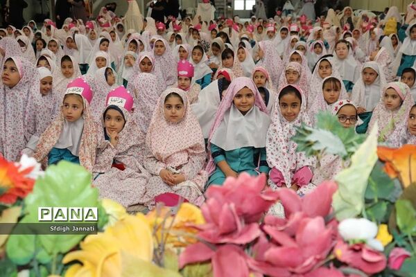 جشنواره نماز شکوفه‌ها در آباده