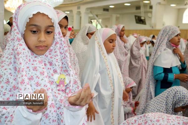 جشنواره نماز شکوفه‌ها در آباده