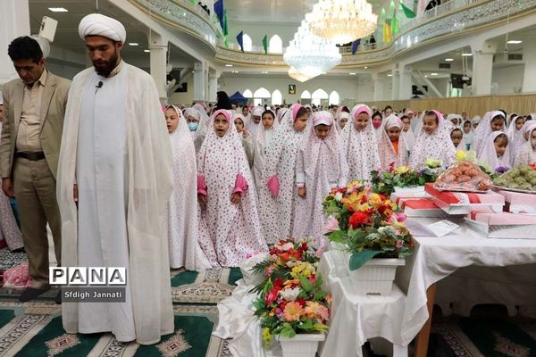 جشنواره نماز شکوفه‌ها در آباده