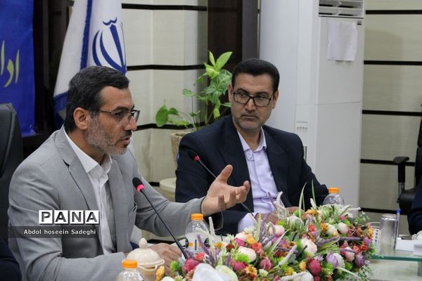 نشست توجیهی امتحانات نهایی خرداد 1402 در بوشهر