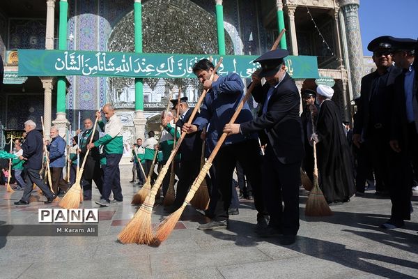 ِآیین جاروکشی حرم کریمه اهل بیت(س)