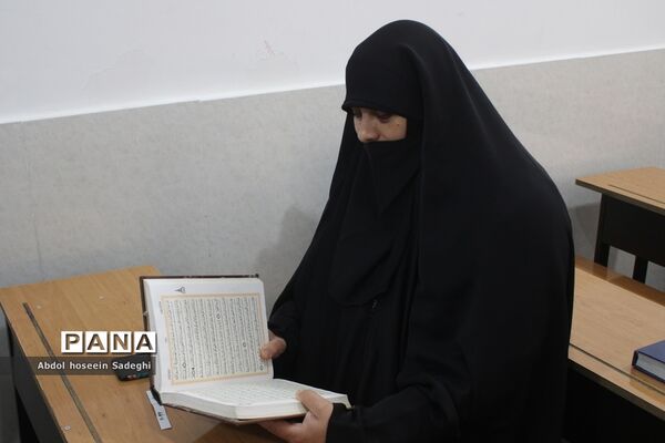 بازدید معاون پرورشی و فرهنگی اداره‌کل آموزش و پرورش استان بوشهر از مسابقات قرآن خواهران فرهنگی