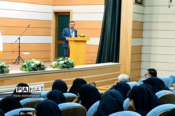 تجلیل از برگزیدگان جشنواره خوارزمی ناحیه۴ مشهد