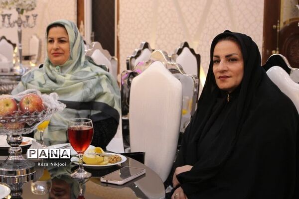 تجلیل از بازنشستگان منطقه ناحیه یک بهارستان