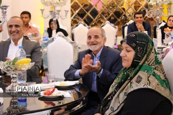 تجلیل از بازنشستگان منطقه ناحیه یک بهارستان