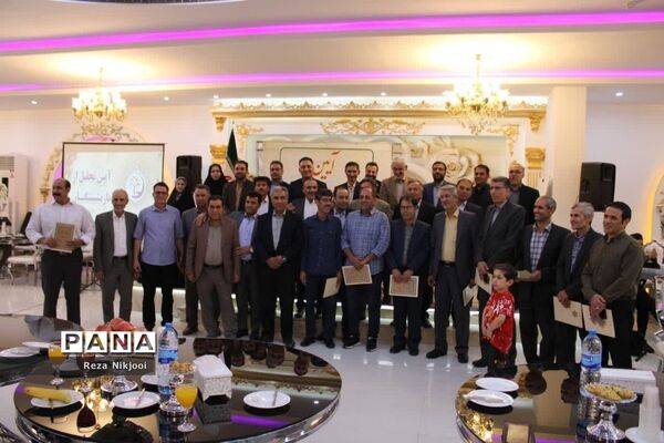 تجلیل از بازنشستگان منطقه ناحیه یک بهارستان