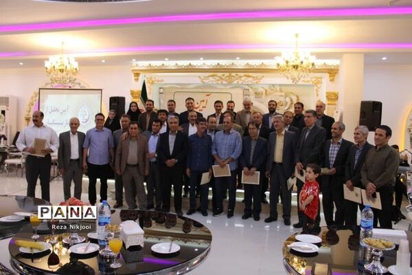 تجلیل از بازنشستگان منطقه ناحیه یک بهارستان