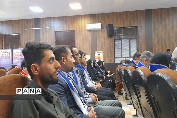 مراسم گرامیداشت سالروز تاسیس سازمان دانش‌آموزی در بندرعباس