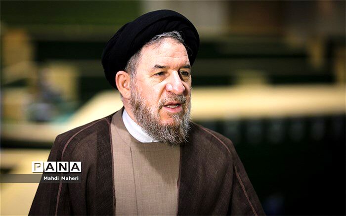 ‌باید متناسب با فرهنگ خود، غذای فکری و روحی‌ برای کودکان و نوجوانان آماده کنیم