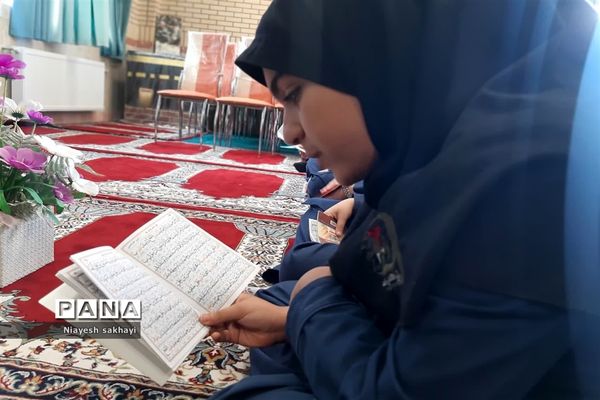 مراسم عزاداری شهادت امام صادق(ع) در مدرسه شاهد شهرستان ورامین