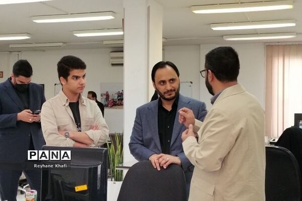 حضور دانش‌آموزان خبرنگار پانا شهرستان‌های استان‌تهران در نشست هم‌اندیشی با سخنگوی دولت