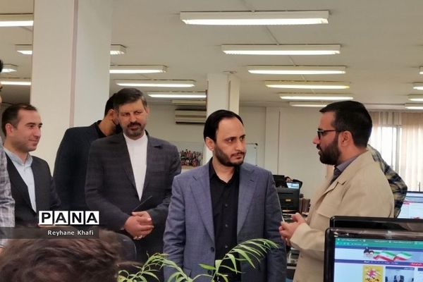 حضور دانش‌آموزان خبرنگار پانا شهرستان‌های استان‌تهران در نشست هم‌اندیشی با سخنگوی دولت