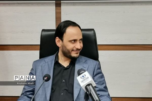 حضور دانش‌آموزان خبرنگار پانا شهرستان‌های استان‌تهران در نشست هم‌اندیشی با سخنگوی دولت