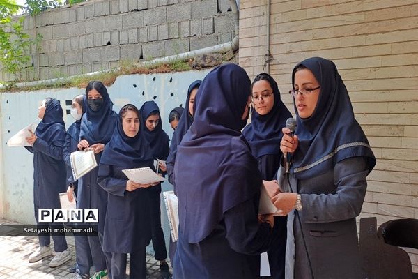 قدردانی از دانش‌آموزان برتر و فعال در مدارس رودهن