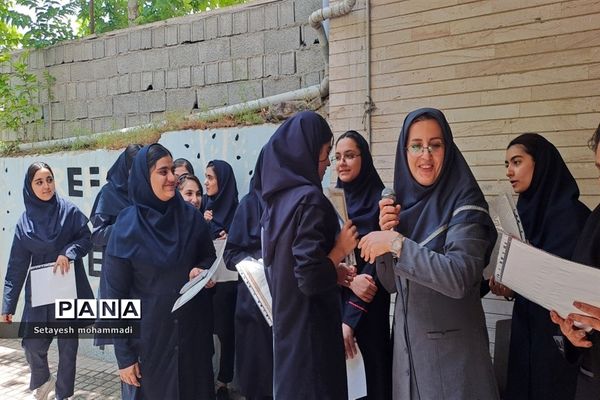 قدردانی از دانش‌آموزان برتر و فعال در مدارس رودهن