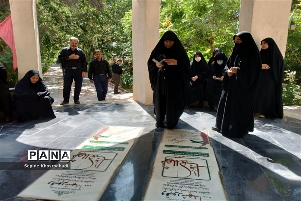 زیارت قبور شهدای گمنام پاکدشت