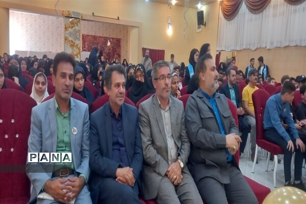 آیین اختتامیه جشنواره فرهنگی و هنری دانش‌آموزان طرقبه شاندیز