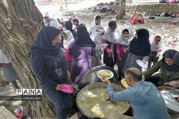 اردوی تفریحی دانش‌آموزان دبستان حضرت زینب(س) شهرستان خاتم
