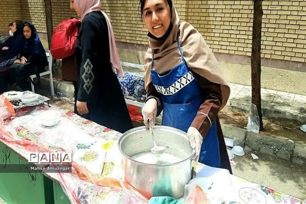 برگزاری جشنواره نوجوان خوارزمی محور بازارچه درآموزشگاه شرافت اسلامشهر