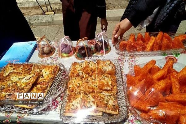 برگزاری جشنواره نوجوان خوارزمی محور بازارچه درآموزشگاه شرافت اسلامشهر